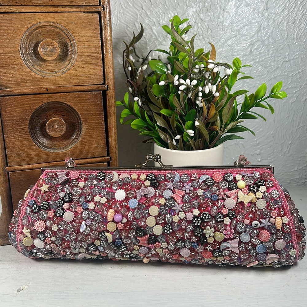LA VIOLA Pink Clutch Kiss Lock Pink Lined Evening Prom Bag
W/ Strap NWOT - Picture 4 of 16